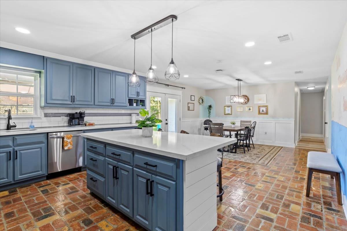 Ranch Home Gem 5Br Home Sleeps 12 With Game Room Gulfport Exterior photo